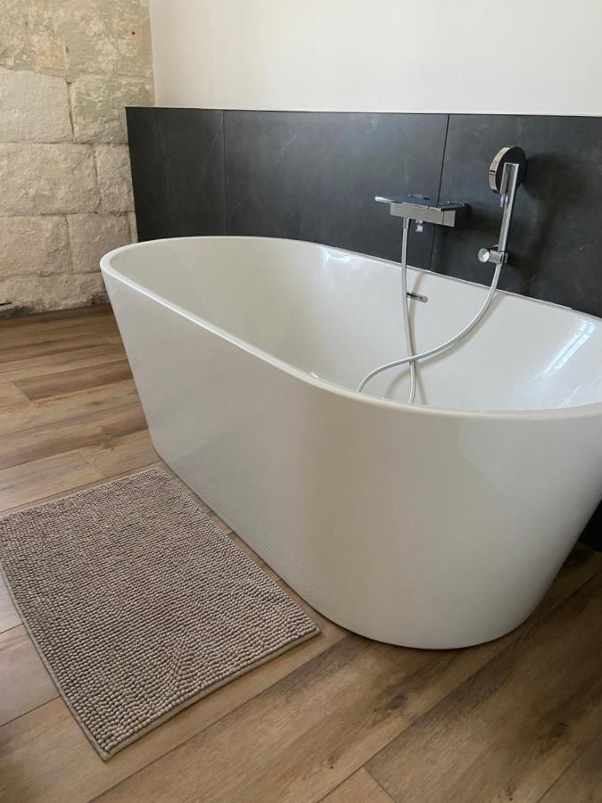 Loft Spacieux Au Coeur Des Remparts D'איגוס-מורטס מראה חיצוני תמונה
